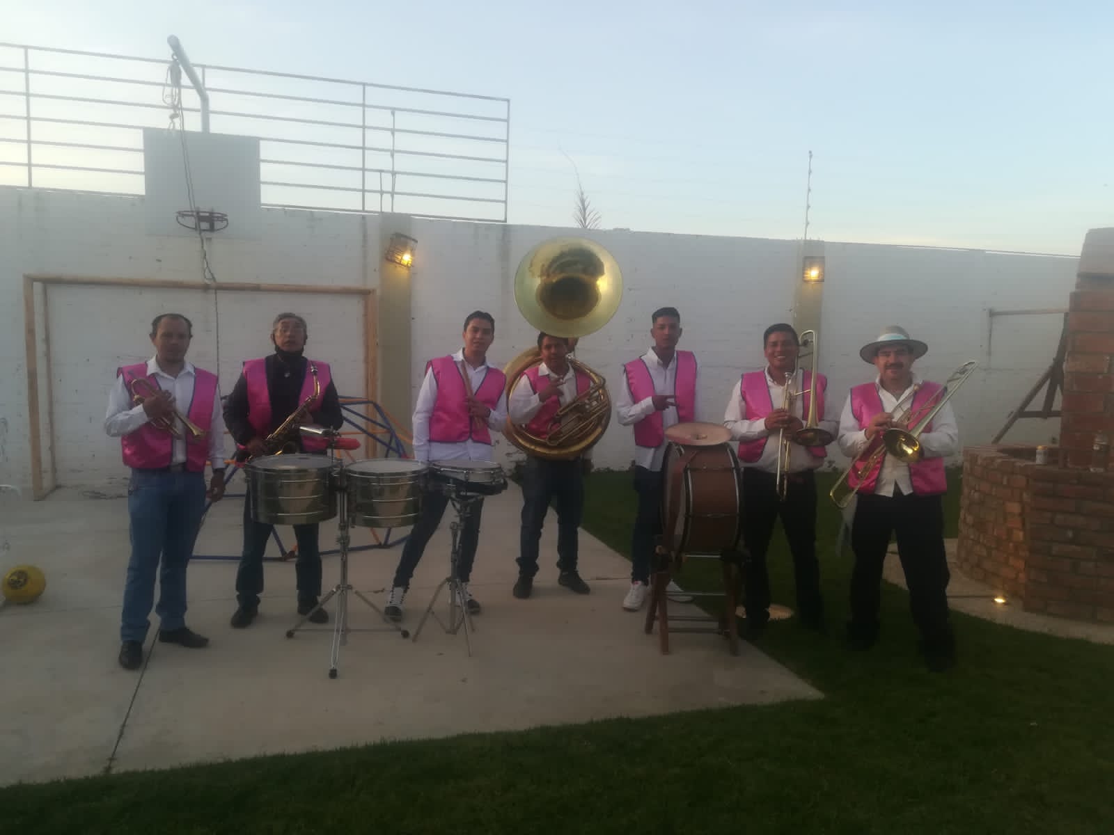 Tamborazo Viva con Tuba - Callejoneadas